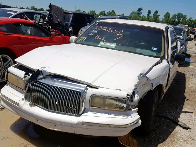 1LNLM81WXVY711633 - 1997 LINCOLN TOWN CAR E WHITE photo 2