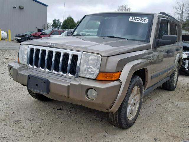 1J8HG48K06C157717 - 2006 JEEP COMMANDER GOLD photo 2