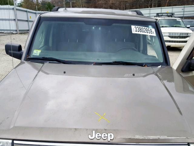 1J8HG48K06C157717 - 2006 JEEP COMMANDER GOLD photo 7