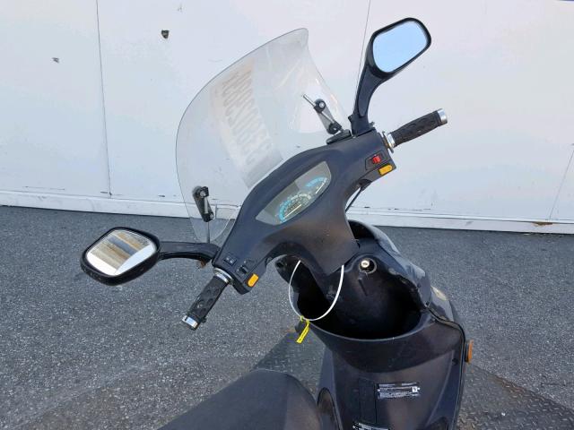 LL0TCAPH7GY662469 - 2016 YONG SCOOTER BLACK photo 5