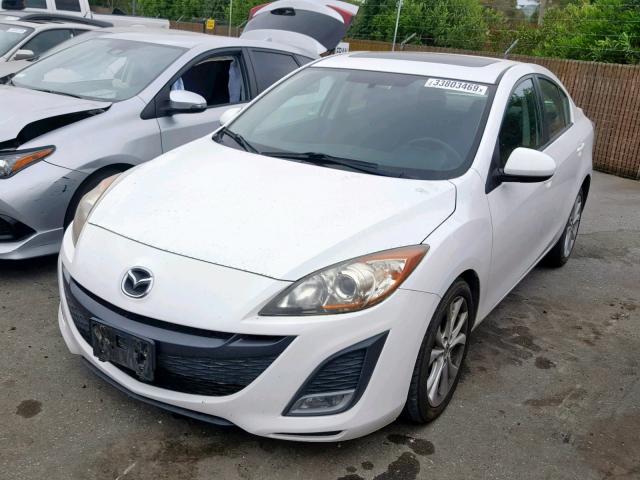 JM1BL1U69B1420468 - 2011 MAZDA 3 S WHITE photo 2