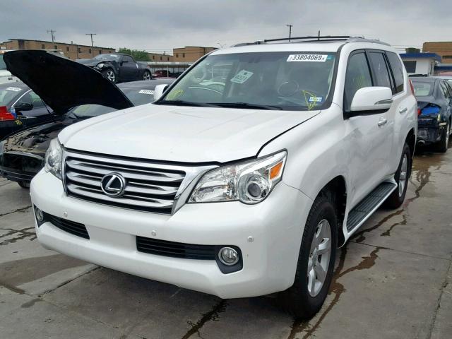 JTJBM7FX3A5009240 - 2010 LEXUS GX WHITE photo 2