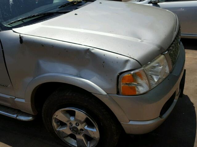 1FMZU75W15UA57319 - 2005 FORD EXPLORER L SILVER photo 9