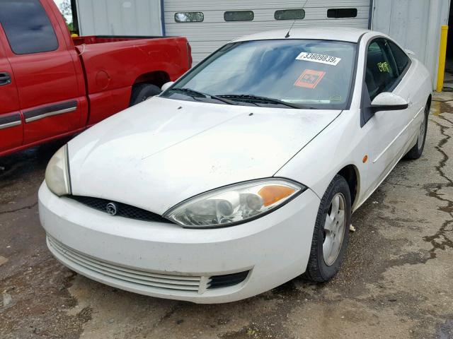 1ZWFT61L225621459 - 2002 MERCURY COUGAR V6 WHITE photo 2