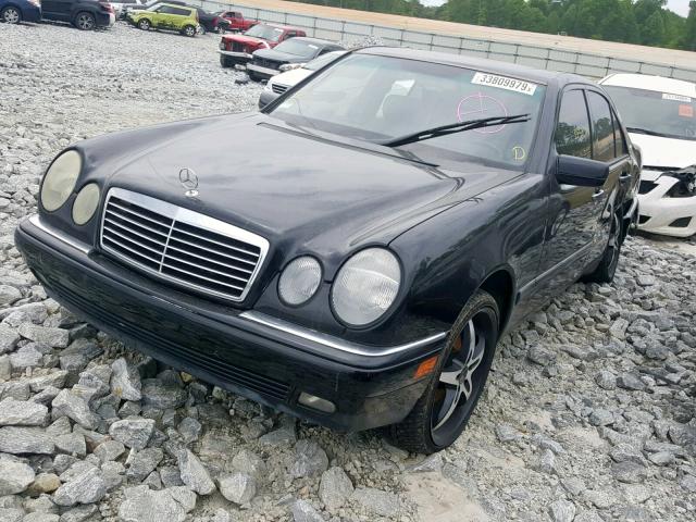 WDBJF55F8VJ031767 - 1997 MERCEDES-BENZ E 320 BLACK photo 2