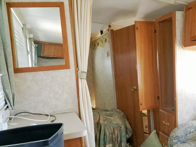 1TC2B215331204920 - 2003 COACH TRAILER WHITE photo 7