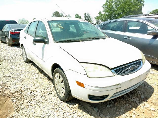 1FAFP34N05W196545 - 2005 FORD FOCUS ZX4 WHITE photo 1