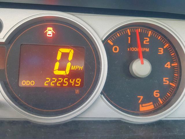 JTLZE4FE2A1115136 - 2010 TOYOTA SCION XB SILVER photo 8