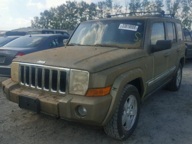1J8HG58276C168395 - 2006 JEEP COMMANDER BEIGE photo 2