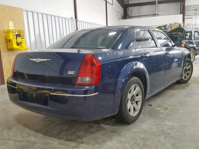 2C3JA53G35H540912 - 2005 CHRYSLER 300 TOURIN BLUE photo 4