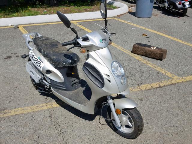 LC3MVE2019X012233 - 2009 SCOO SCOOTER SILVER photo 2