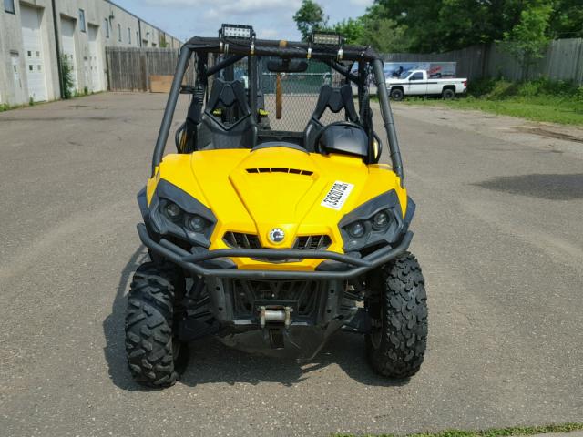 3JBKKAN25FJ001383 - 2015 CAN-AM COMMANDER YELLOW photo 2