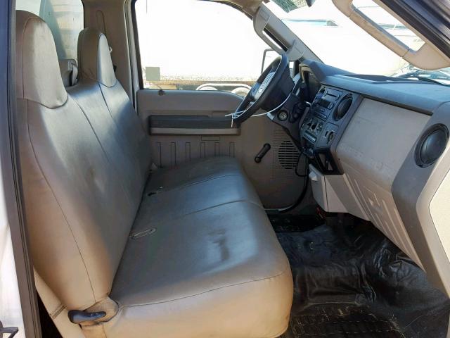 1FDAF56Y28EB13536 - 2008 FORD F550 SUPER WHITE photo 5