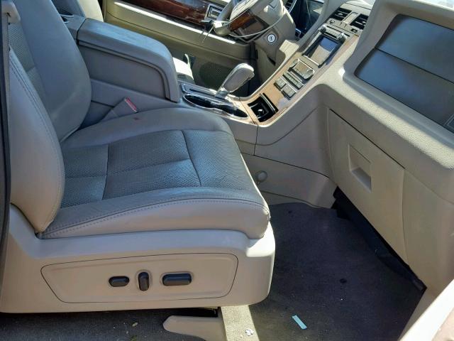 5LMJJ2H5XBEJ05639 - 2011 LINCOLN NAVIGATOR 栗色 照片 5