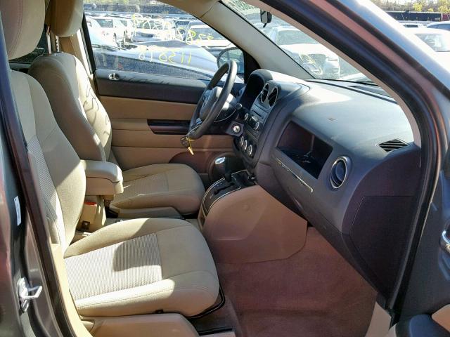 1C4NJDBBXDD113803 - 2013 JEEP COMPASS SP 灰色 照片 5