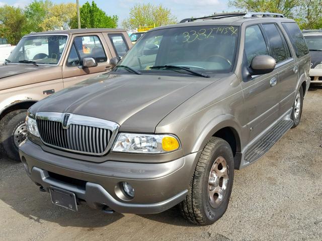 5LMFU28RX2LJ10271 - 2002 LINCOLN NAVIGATOR Beige photo 2