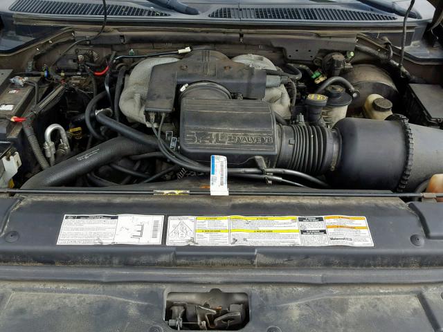 5LMFU28RX2LJ10271 - 2002 LINCOLN NAVIGATOR Beige photo 7