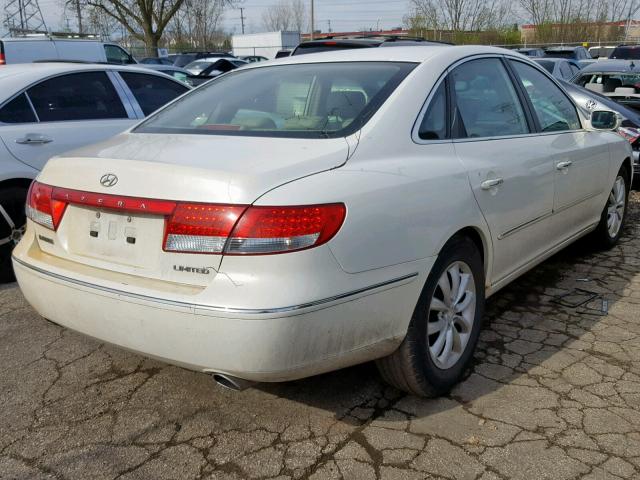 KMHFC46F87A140575 - 2007 HYUNDAI AZERA SE WHITE photo 4