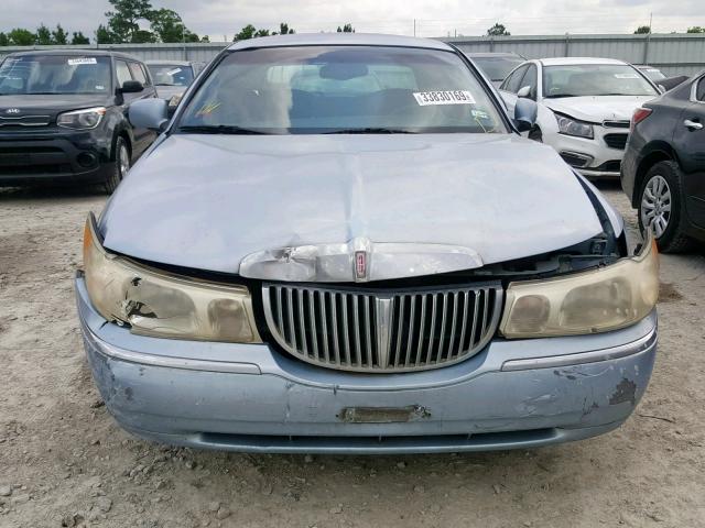 1LNFM81W5WY699034 - 1998 LINCOLN TOWN CAR E BLUE photo 9