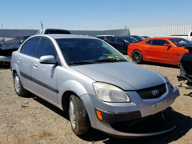 KNADE123266137329 - 2006 KIA RIO SILVER photo 1