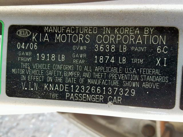 KNADE123266137329 - 2006 KIA RIO SILVER photo 10