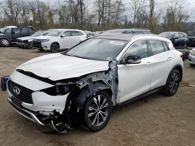 SJKCH5CR4HA031316 - 2017 INFINITI QX30 BASE WHITE photo 2