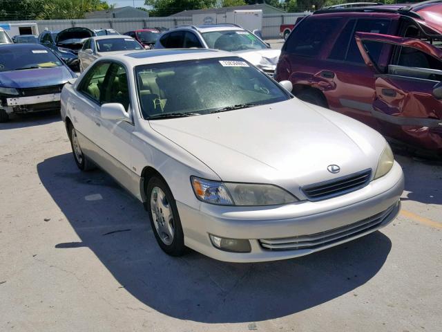 JT8BF28G210308954 - 2001 LEXUS ES 300 WHITE photo 1