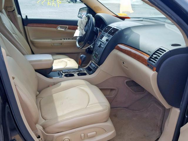 5GZLRVED7AJ128774 - 2010 SATURN OUTLOOK XR შავი ფოტო 5