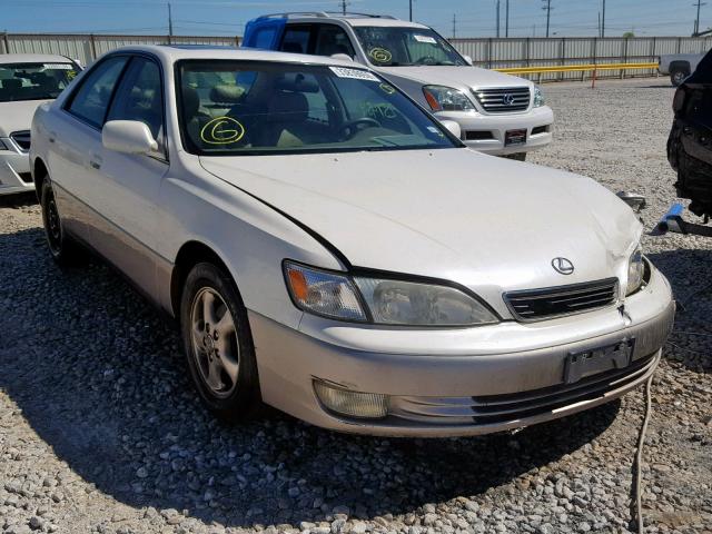 JT8BF22G1V0061635 - 1997 LEXUS ES 300 WHITE photo 1