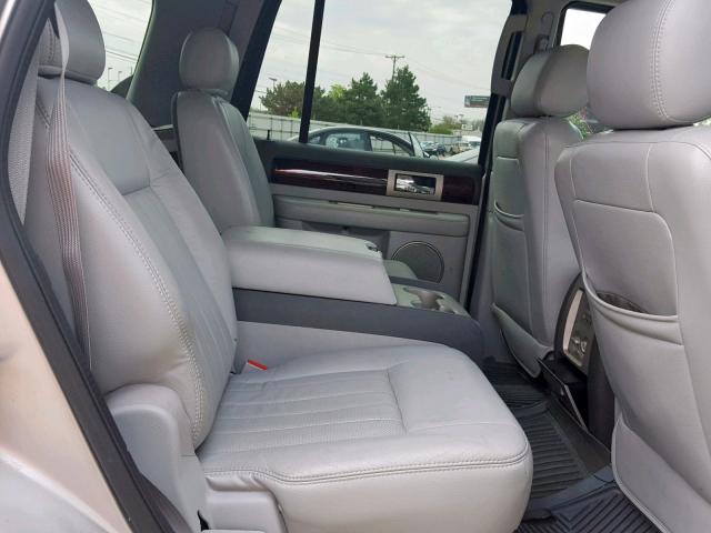 5LMFU28595LJ12496 - 2005 LINCOLN NAVIGATOR Argent photo 6
