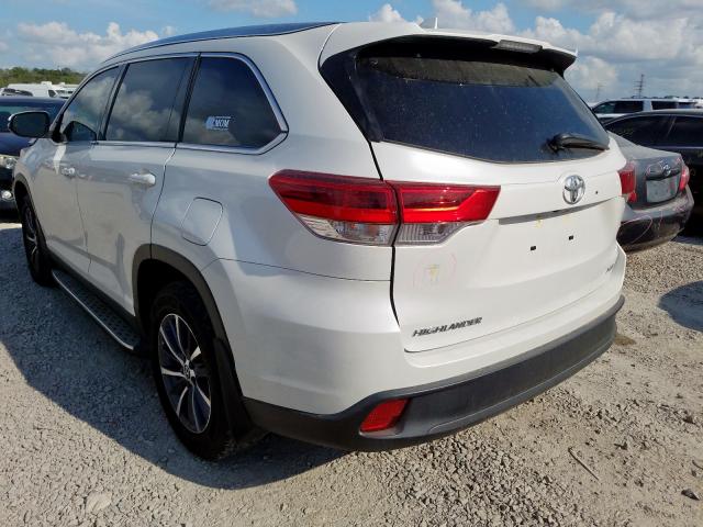 5TDKZRFH6KS555020 - 2019 TOYOTA HIGHLANDER SE  photo 3