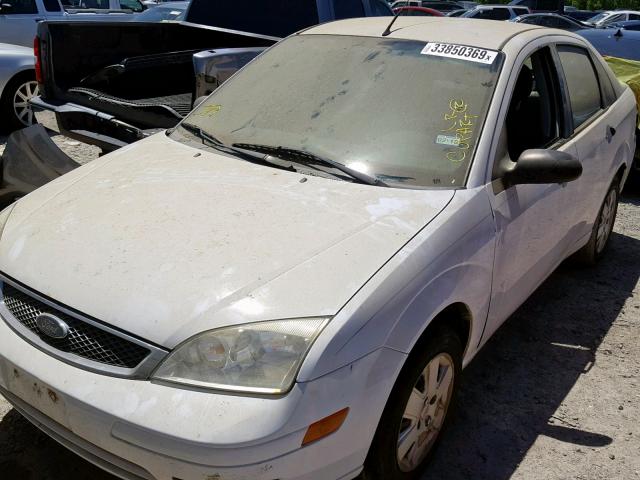 1FAFP34N07W295272 - 2007 FORD FOCUS ZX4 WHITE photo 2