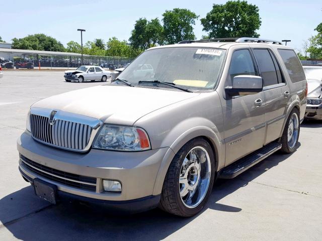 5LMFU28585LJ20721 - 2005 LINCOLN NAVIGATOR ბეჟი ფოტო 2