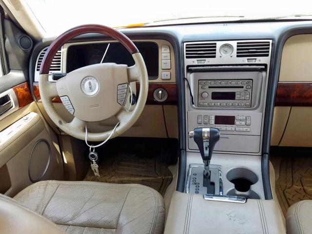 5LMFU28585LJ20721 - 2005 LINCOLN NAVIGATOR ბეჟი ფოტო 9