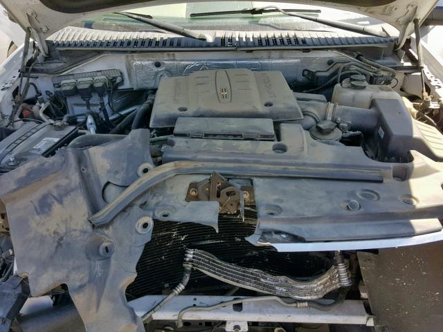 5LMJJ2J54DEL04151 - 2013 LINCOLN NAVIGATOR 白色 照片 7