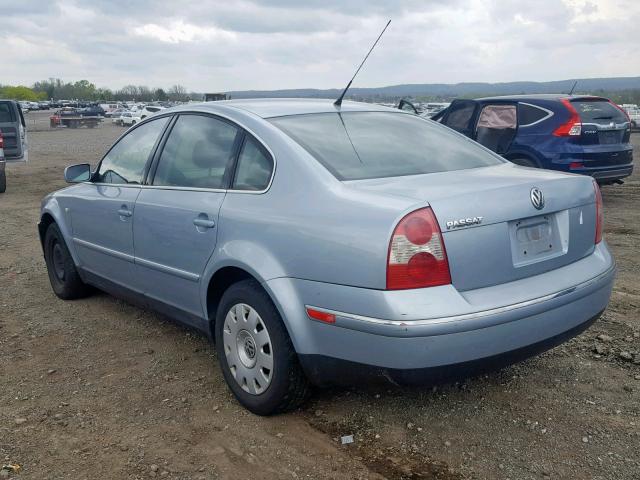 WVWMD63BX3P443712 - 2003 VOLKSWAGEN PASSAT GL BLUE photo 3