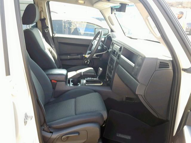 1J4RG4GK1AC127626 - 2010 JEEP COMMANDER WHITE photo 5