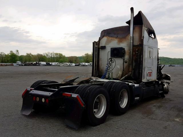 1XKADB9XX7J146208 - 2007 KENWORTH CONSTRUCTI WHITE photo 4