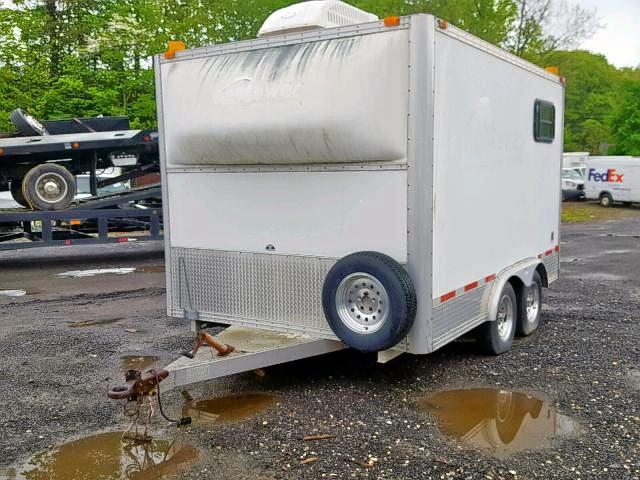 1C9EU122X2B746360 - 2002 COACH TRAILER WHITE photo 8