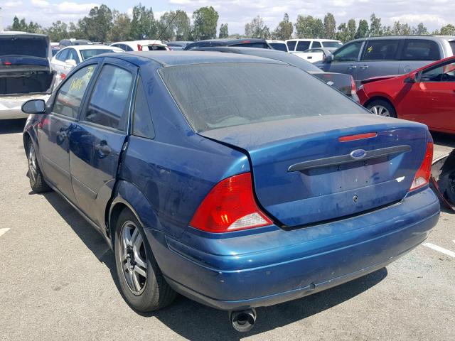 1FAFP33P1YW413138 - 2000 FORD FOCUS LX BLUE photo 3