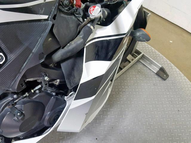 JH2PC4086GK900068 - 2016 HONDA CBR600 RA WHITE photo 13