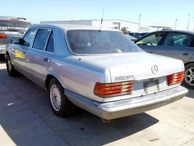 WDBCA25D4JA398583 - 1988 MERCEDES-BENZ 300 SEL SILVER photo 3