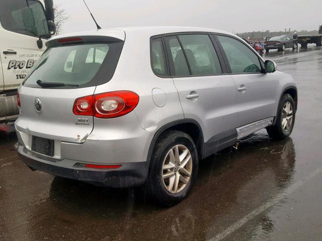 WVGBV7AX3BW534751 - 2011 VOLKSWAGEN TIGUAN S SILVER photo 4