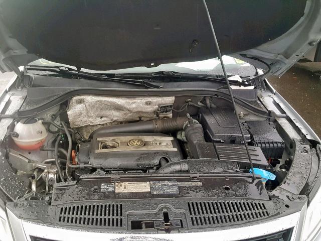 WVGBV7AX3BW534751 - 2011 VOLKSWAGEN TIGUAN S SILVER photo 7