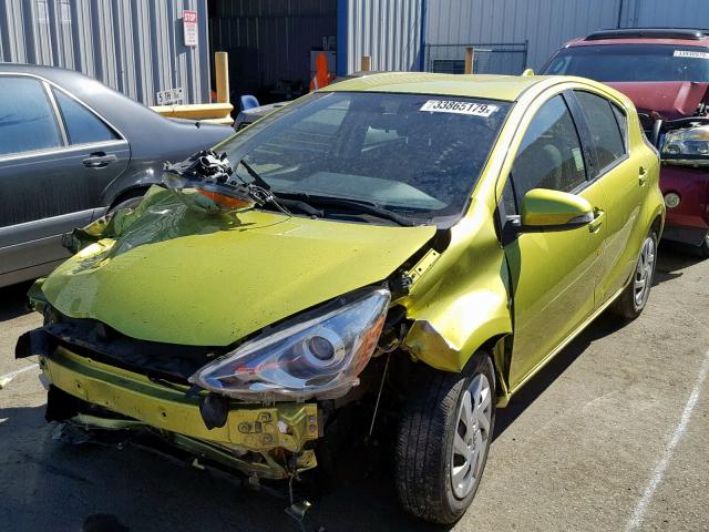 JTDKDTB37F1106907 - 2015 TOYOTA PRIUS C GREEN photo 2