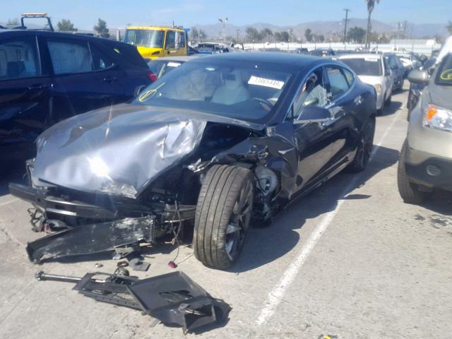 5YJSA1E44JF280693 - 2018 TESLA MODEL S أبيض صورة 2