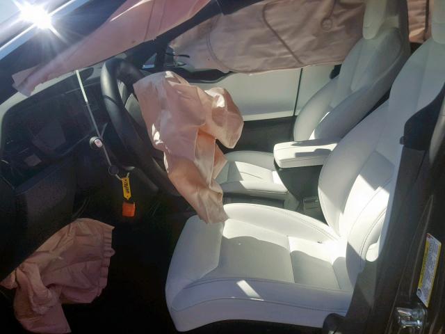 5YJSA1E44JF280693 - 2018 TESLA MODEL S أبيض صورة 5