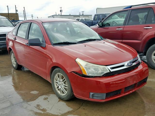 1FAHP35N99W207023 - 2009 FORD FOCUS SE RED photo 1