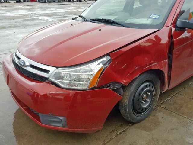 1FAHP35N99W207023 - 2009 FORD FOCUS SE RED photo 9