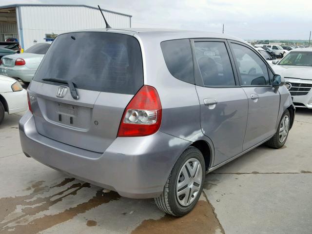 JHMGD38488S050316 - 2008 HONDA FIT SILVER photo 4